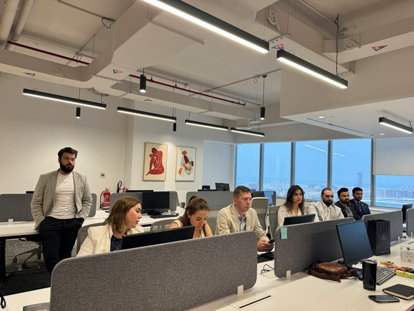 How are UK newspapers adapting to digital transformation?